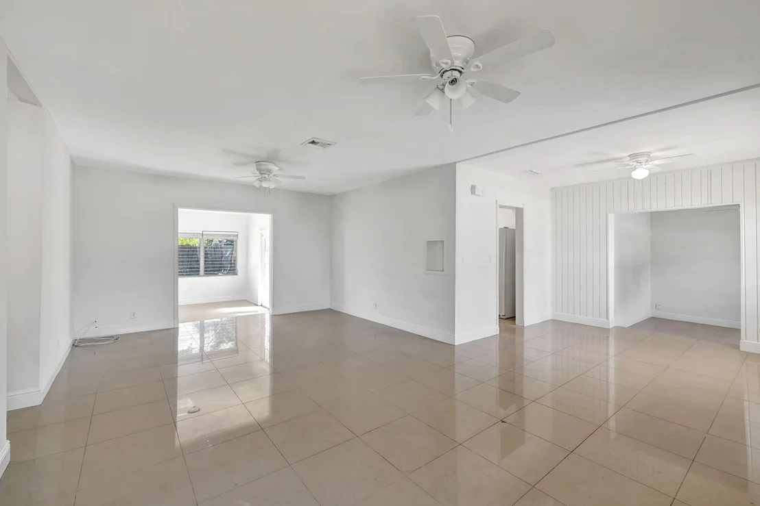 Photo of 810 SE 1st Avenue