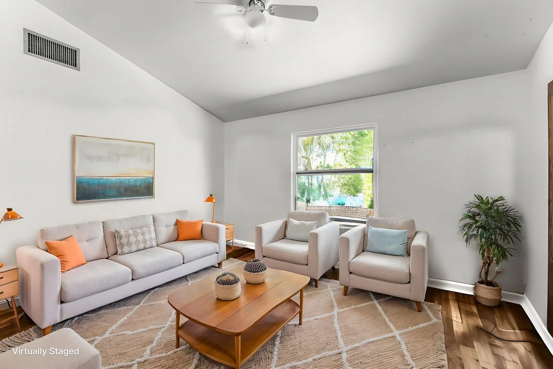 Photo of 4153 Russell Street