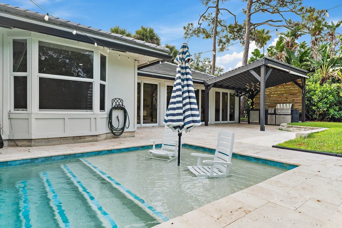 Photo of 18169 Lake Bend Drive