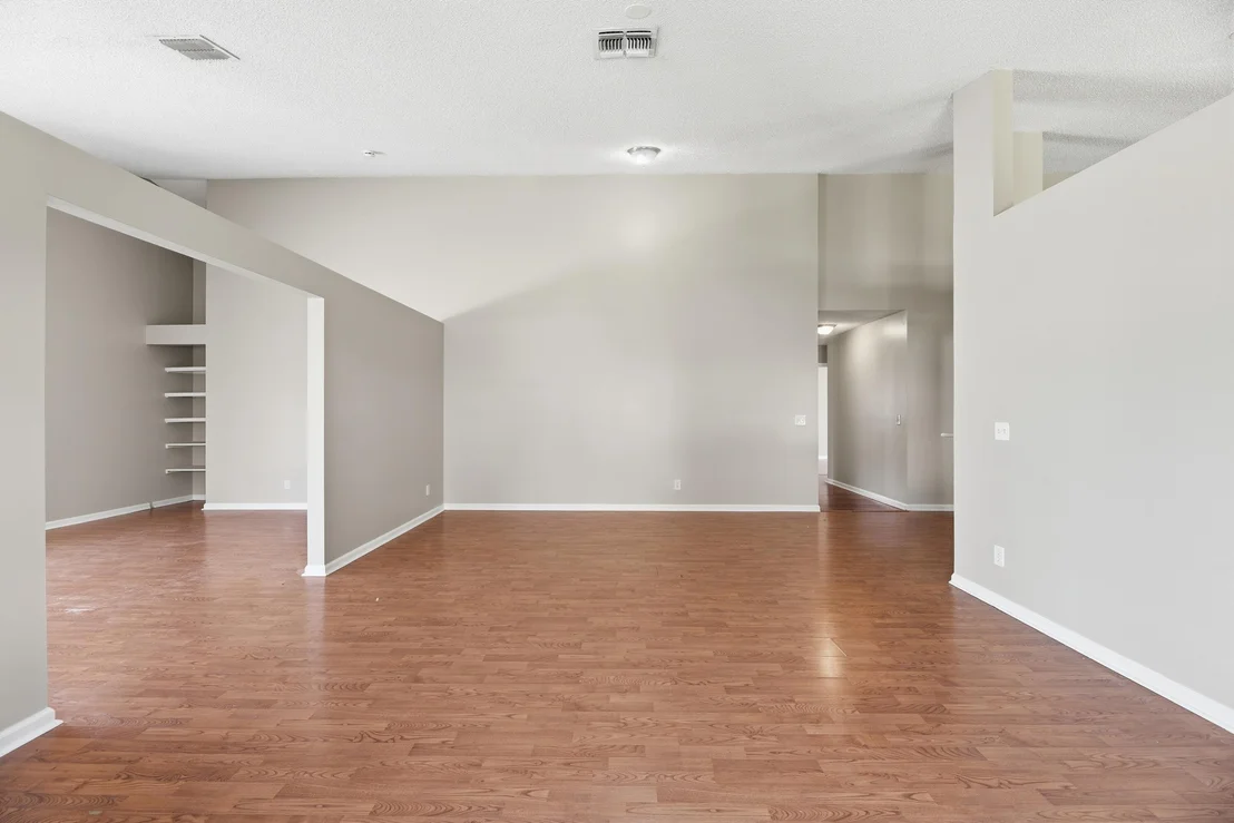 Photo of 5233 Rosen Boulevard