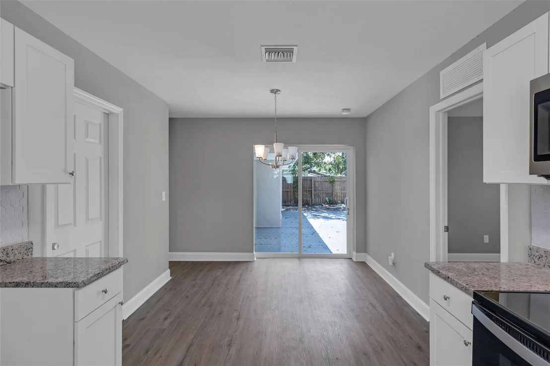 Photo of 421 SE 5th Avenue