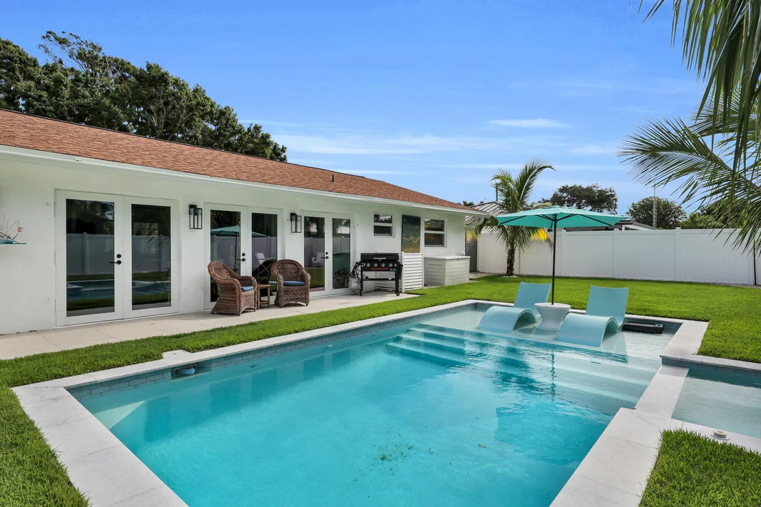 Photo of 8 WINDSOR Road W
