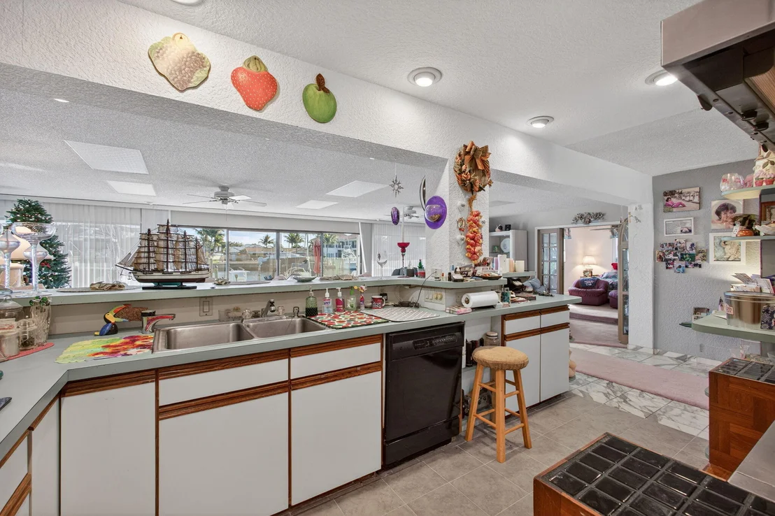 Photo of 752 Lagoon Drive