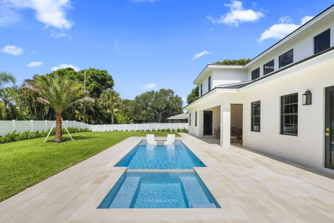 Photo of 2384 WINDSOR Road