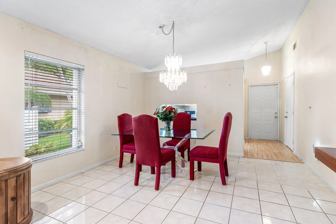 Photo of Unit D at 8077 Springtree Road