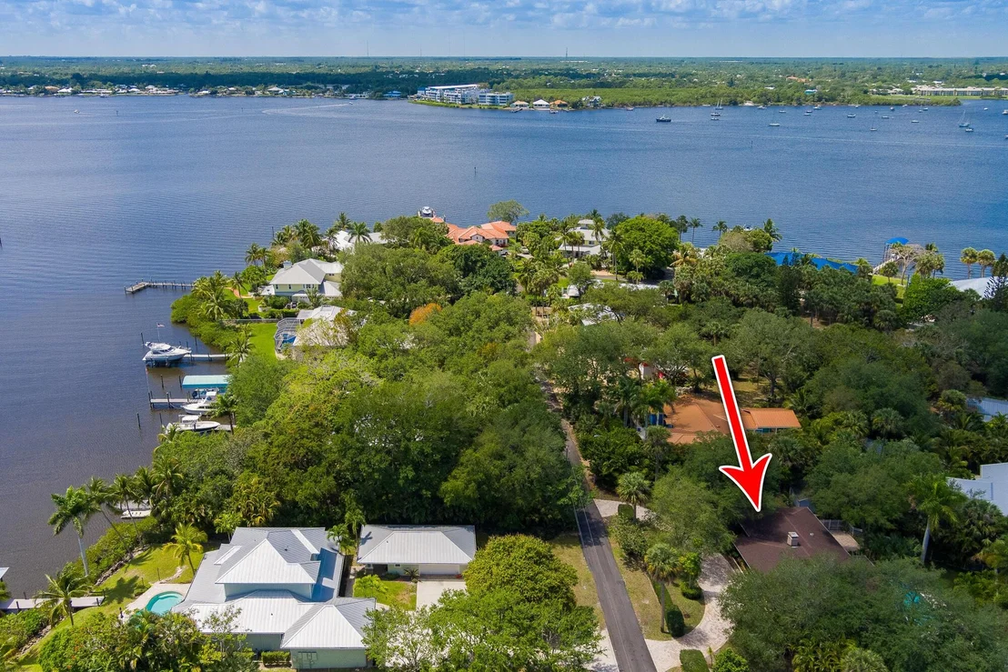 Photo of 614 SW Overlook Dr Drive