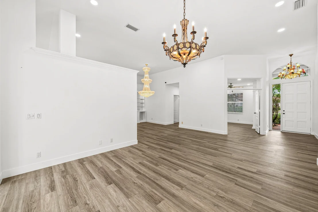 Photo of 230 Eagleton Estate Boulevard