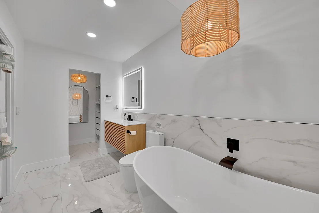 Photo of 1080 SE 9TH Avenue