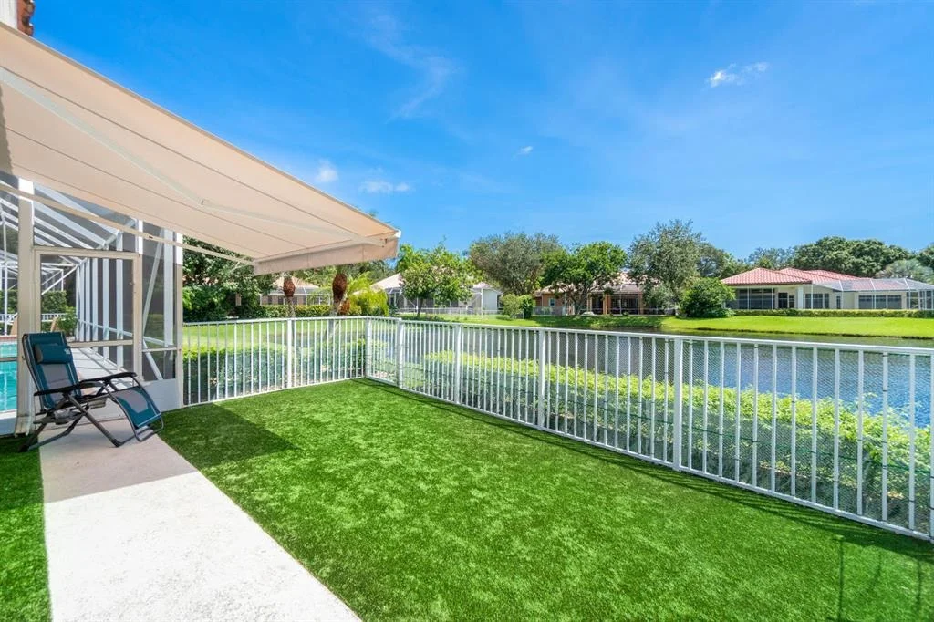 Photo of 113 N River Drive E