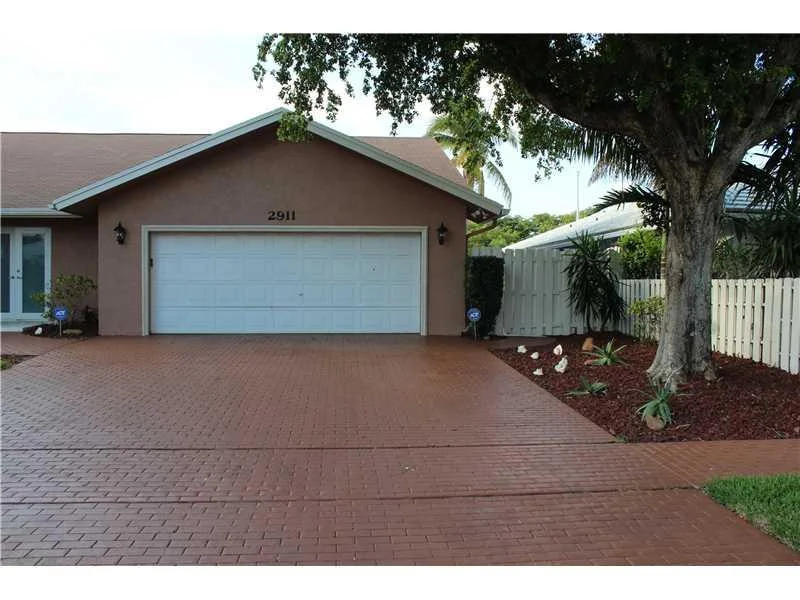 Photo of 2911 NE 48th Street
