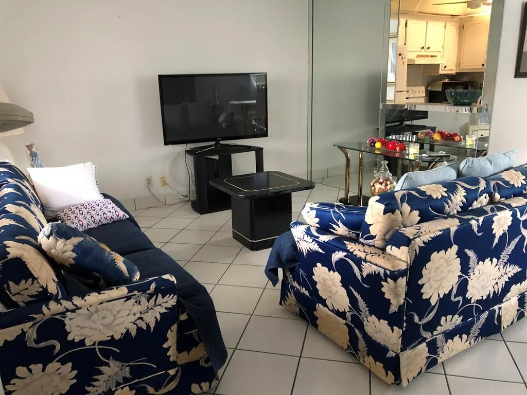Photo of Unit C at 114 Monaco C