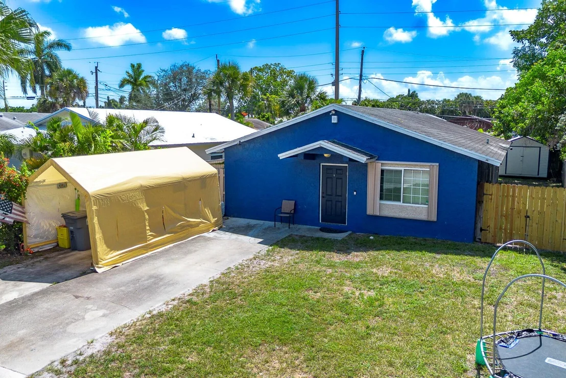 Photo of 7723 4th Terrace