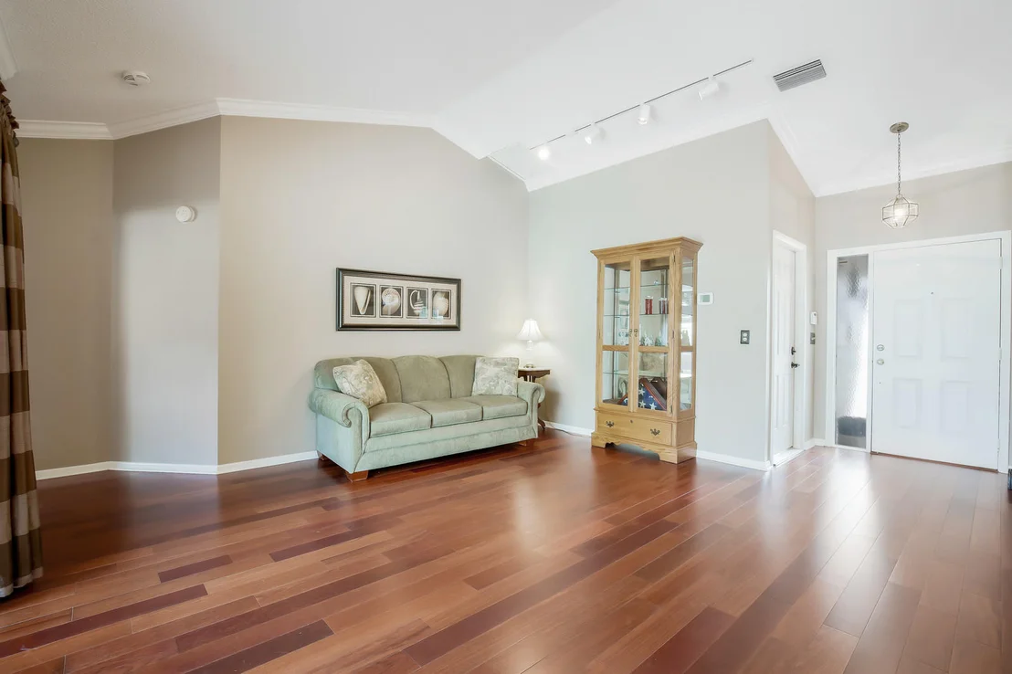 Photo of 33 Cedar Circle