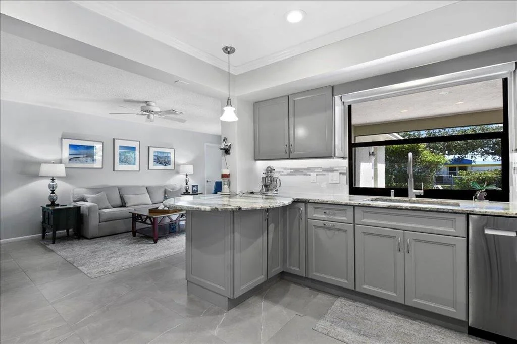 Photo of 901 Alamanda Drive