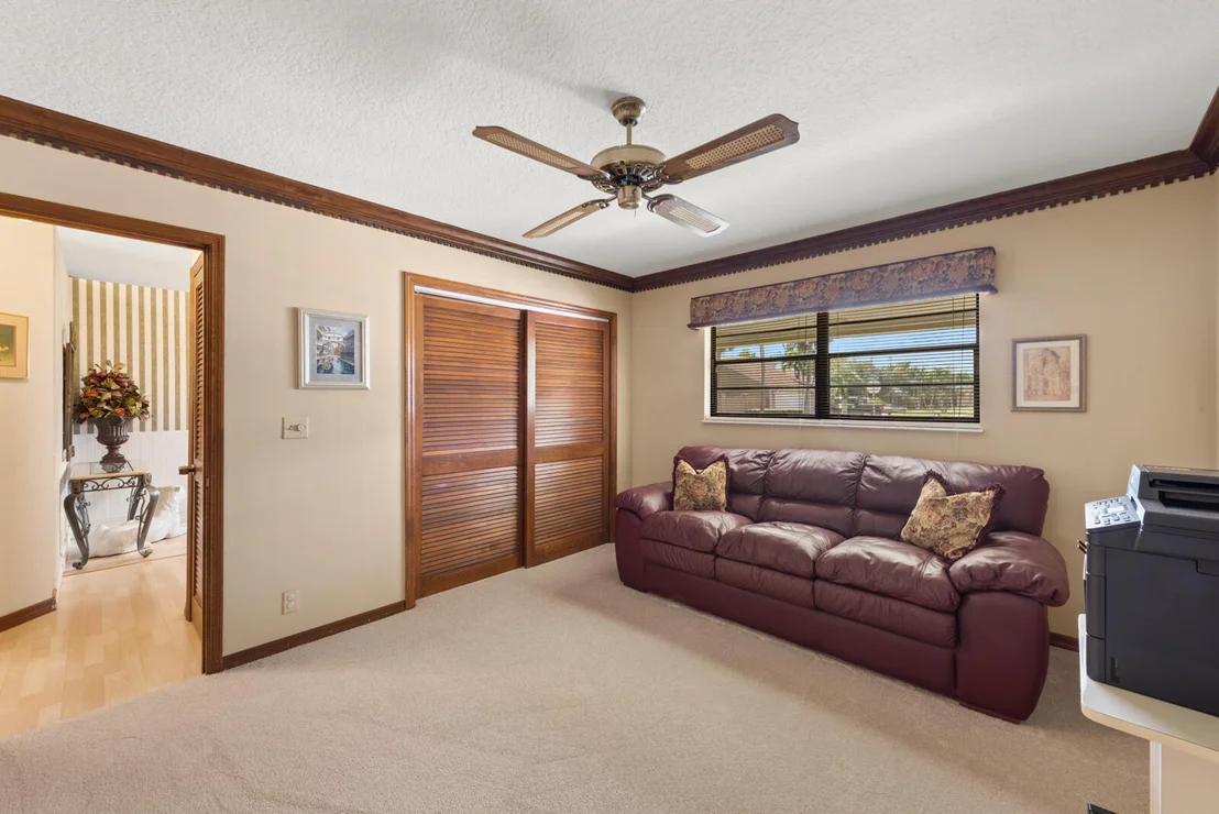 Photo of 713 Warren Drive