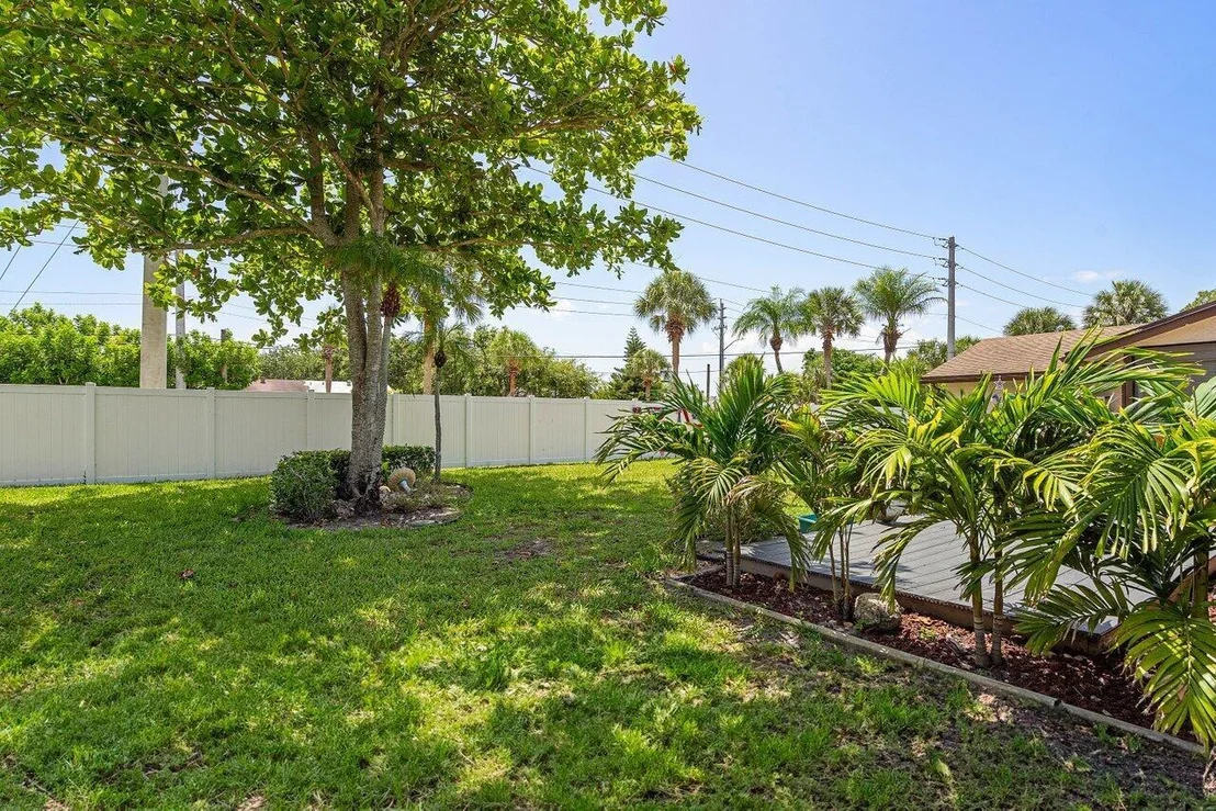 Photo of 6127 Elsinore Circle