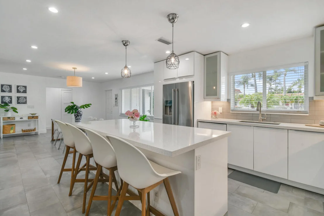 Photo of 1182 Beach Road
