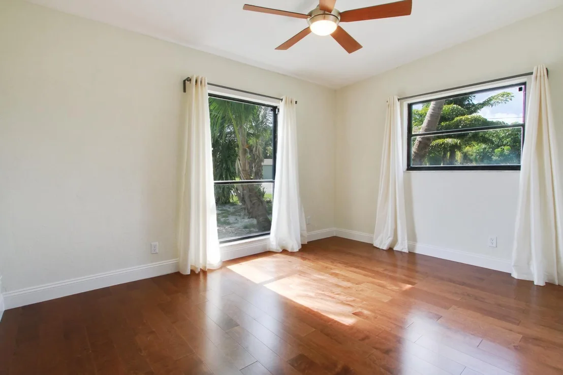 Photo of 6913 Kingston Drive