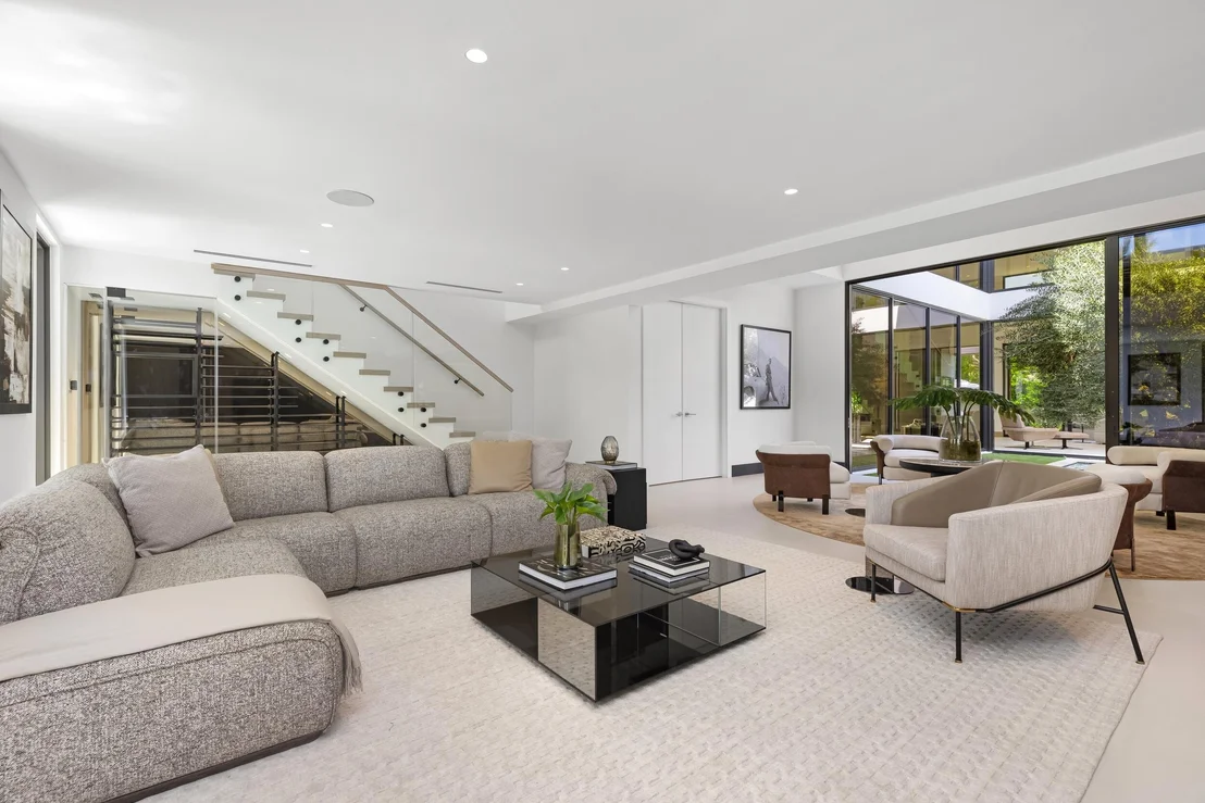 Photo of 1351 Cocoanut Road