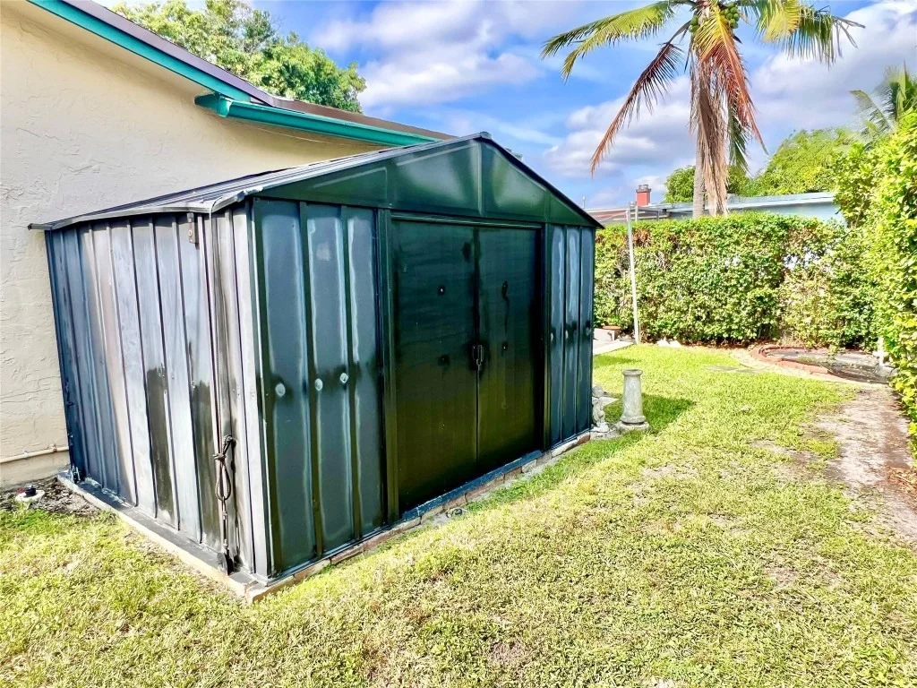 Photo of 10571 Sunset Strip