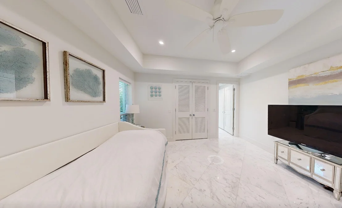 Photo of 355 Oakview Drive