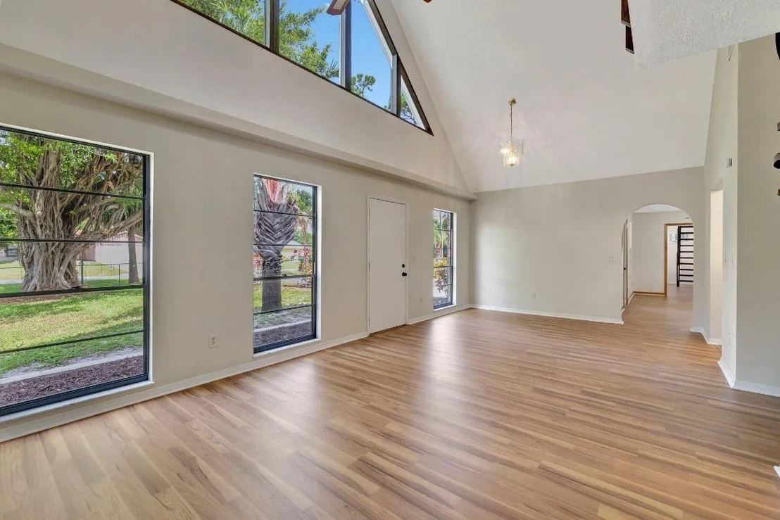 Photo of 5404 Sunset Boulevard