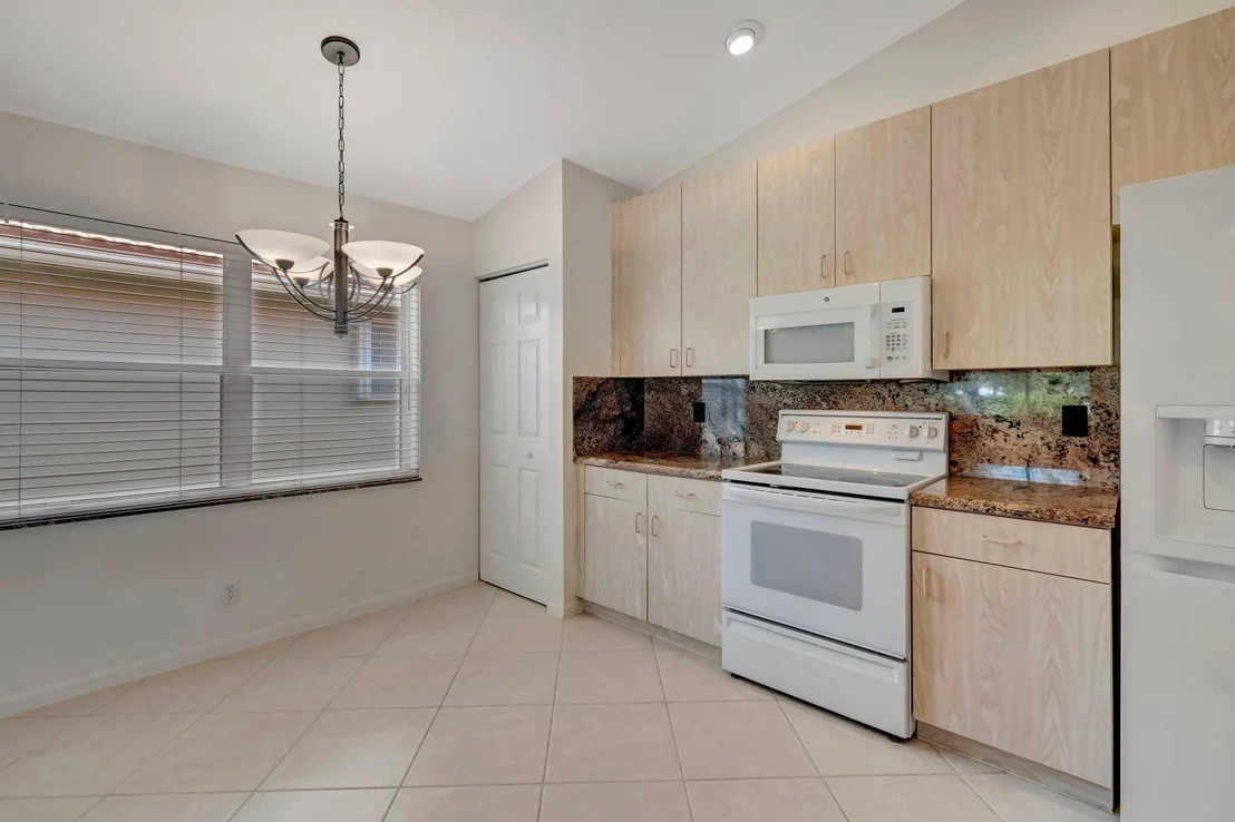Photo of 6661 Sherbrook Drive