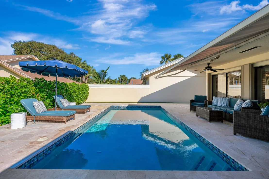Photo of 242 E River Park Drive
