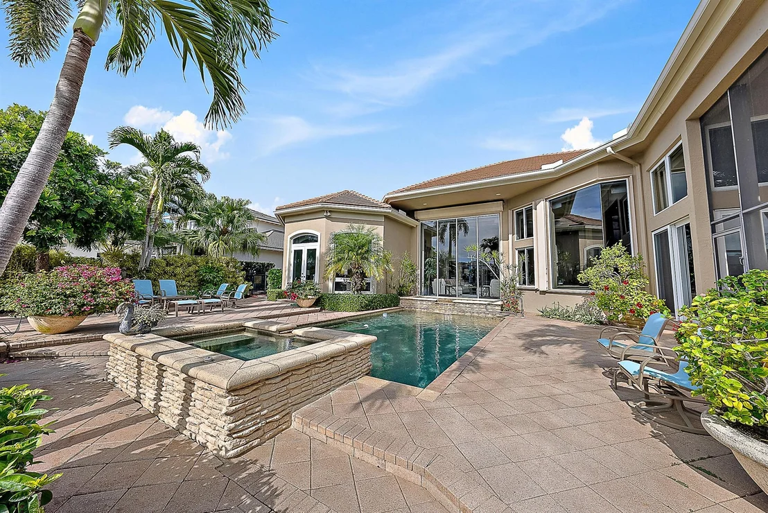 Photo of 139 Commodore Drive