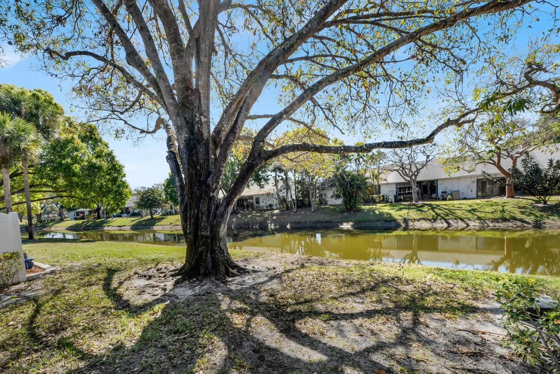 Photo of 10980 Lake Front Place