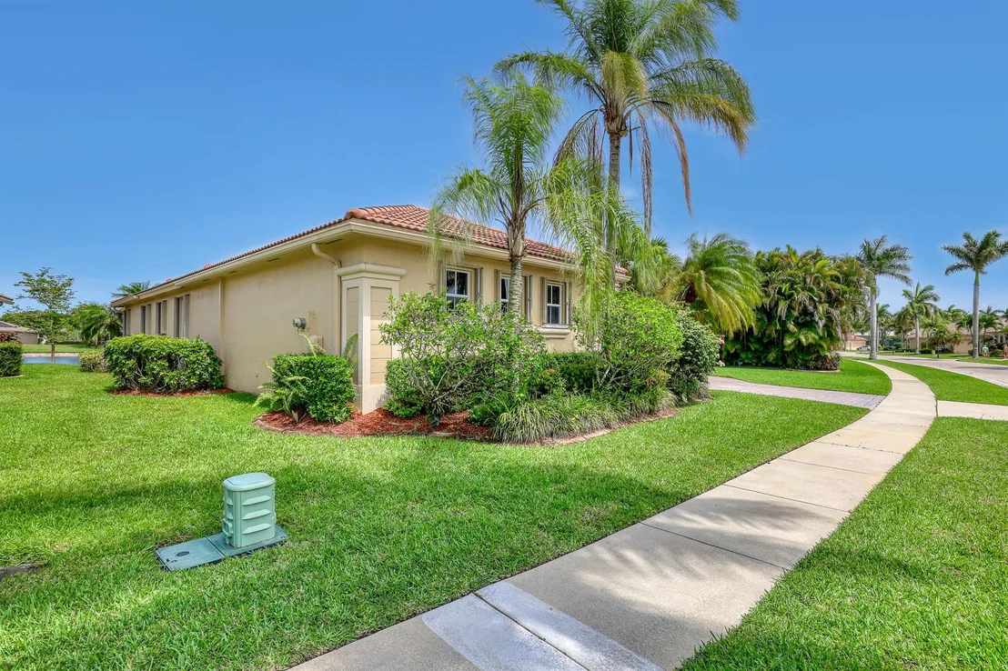 Photo of 9466 Lantern Bay Circle
