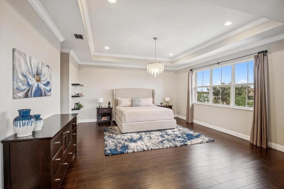 Photo of 8540 Lakeside Drive