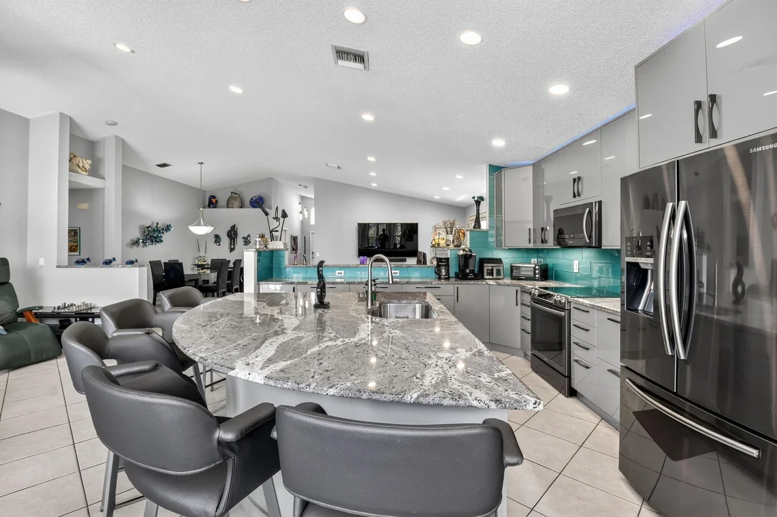 Photo of 7844 Ambleside Way