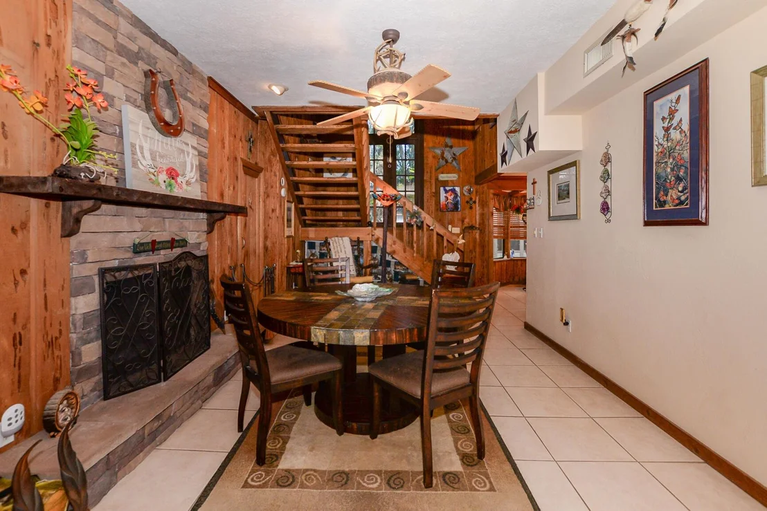 Photo of 576 SW Rustic Circle