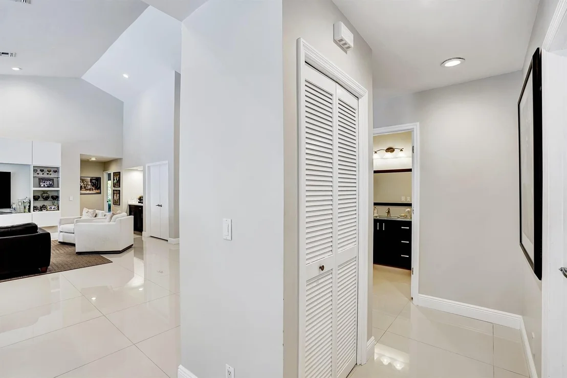 Photo of 3952 Live Oak Boulevard