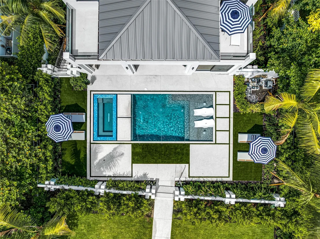 Photo of 6107 N Ocean Boulevard