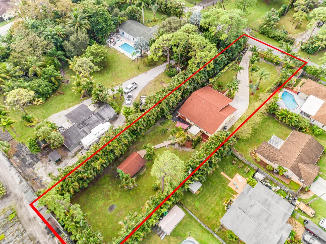 Photo of 5076 3rd Road