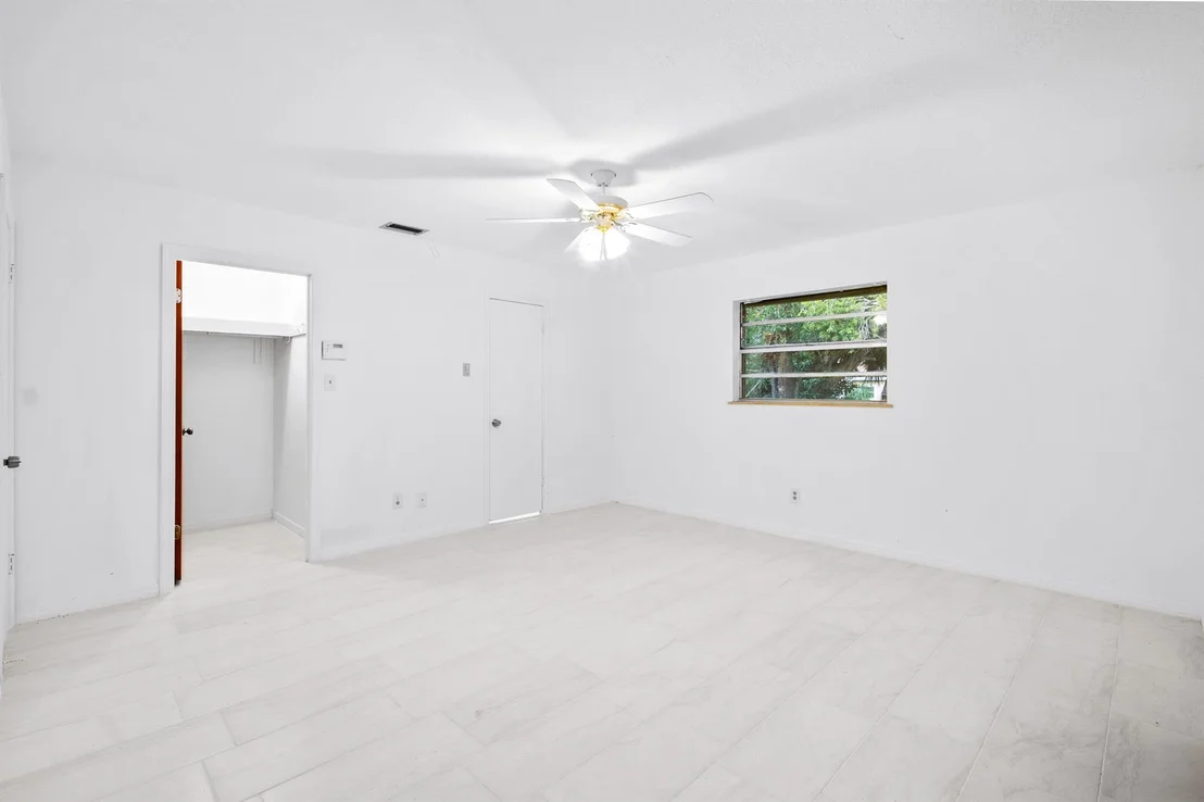 Photo of 4900 Palm Drive