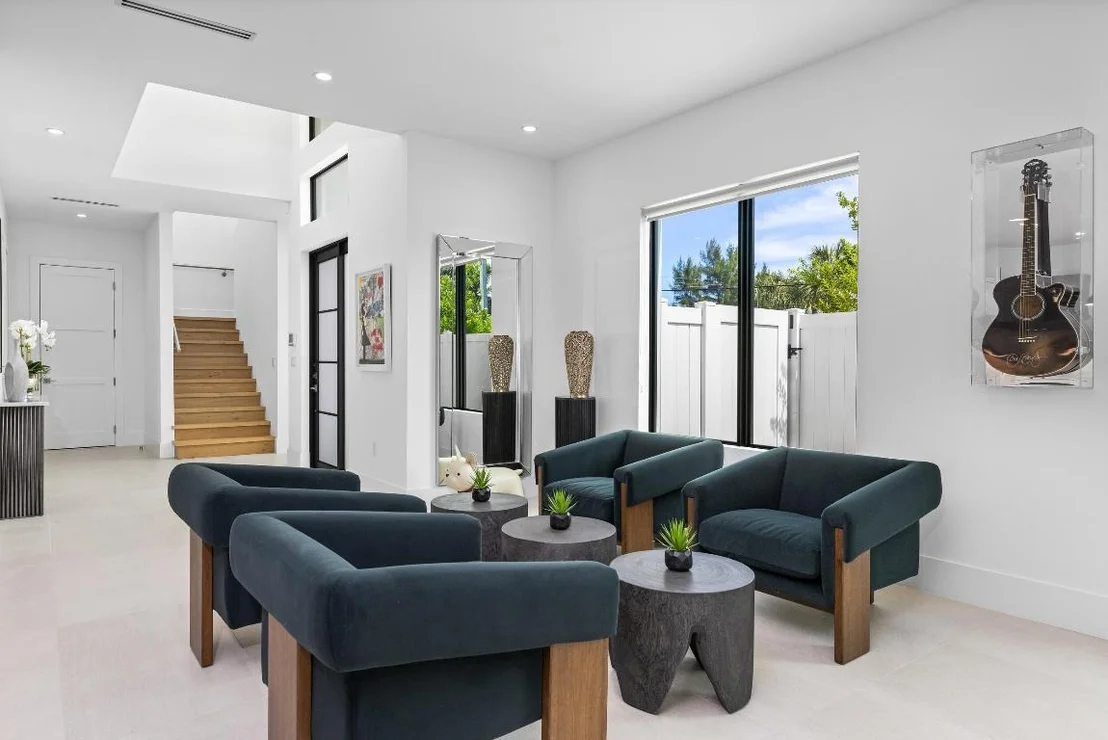 Photo of 698 Jeffery Street