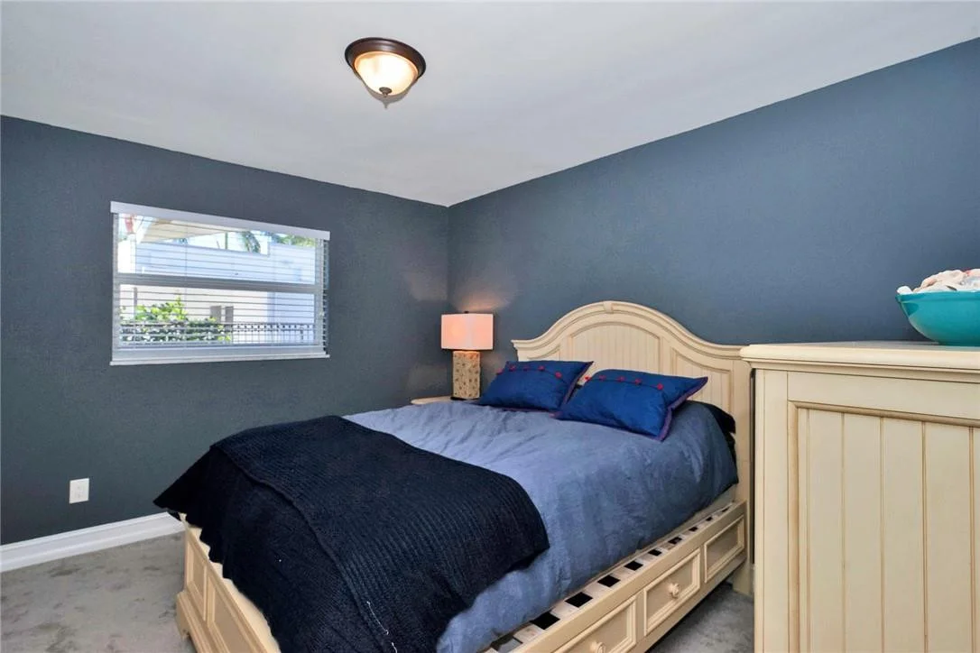 Photo of 1030 NE 27th Way