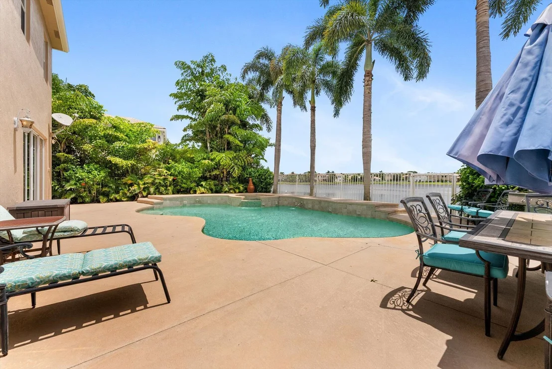 Photo of 1282 Beacon Circle