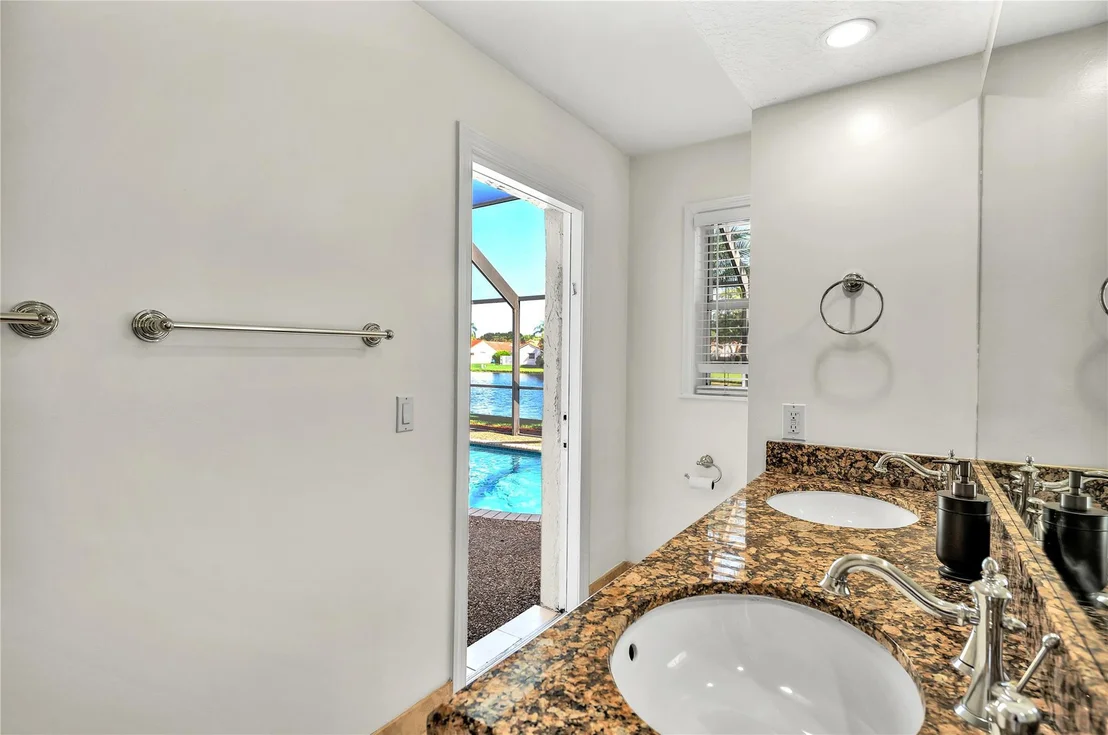 Photo of 1615 Lakeshore Circle