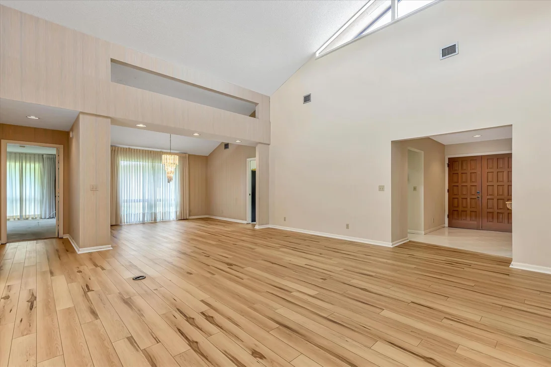 Photo of 4890 Pine Tree Drive