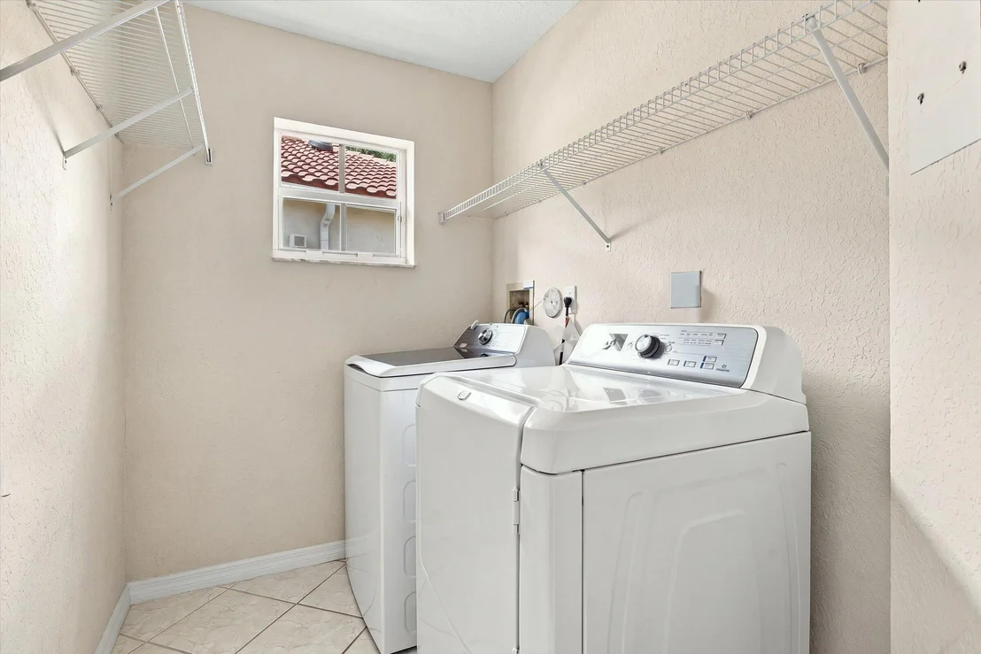 Photo of 1295 WINDSOR Lane