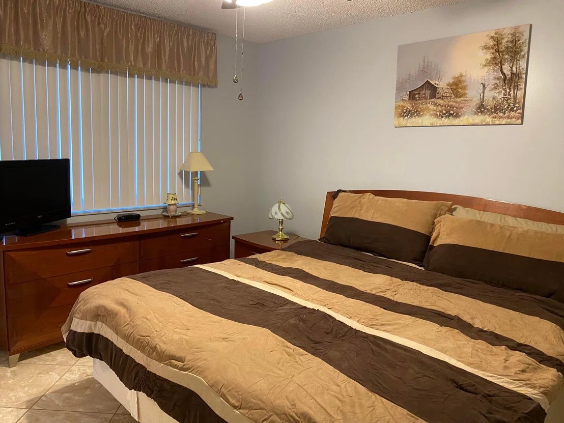 Photo of 5478 Mirror Lakes Boulevard