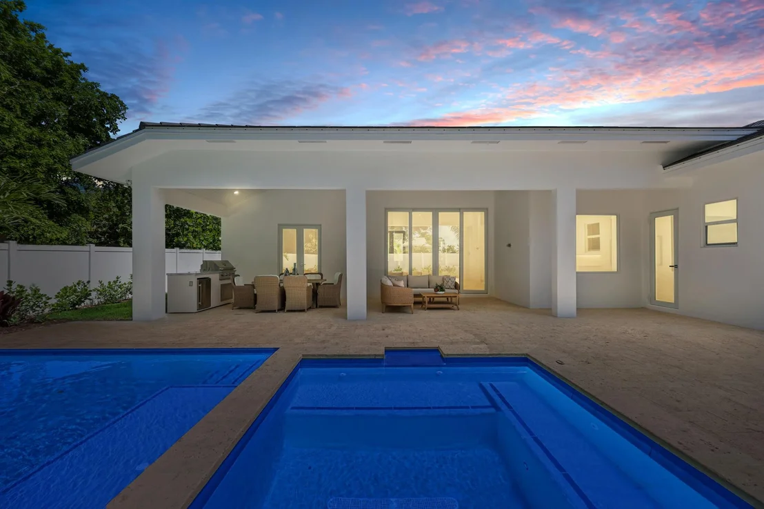 Photo of 737 Nighthawk Way