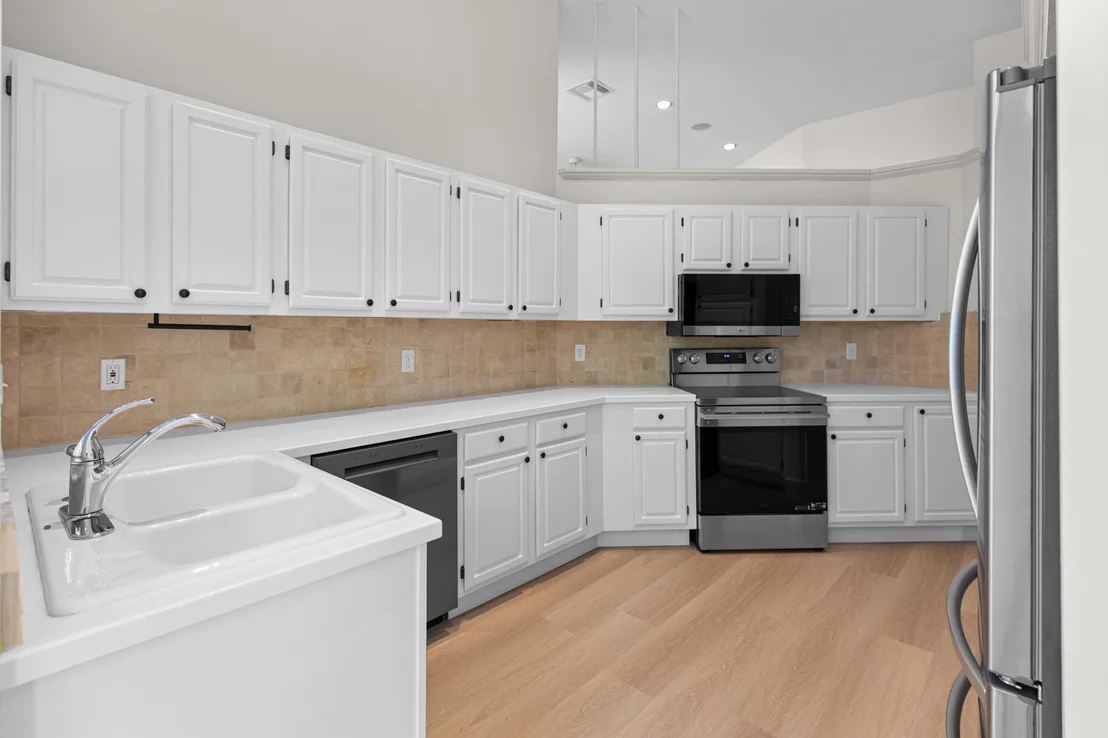 Photo of 9408 Meadowood Drive