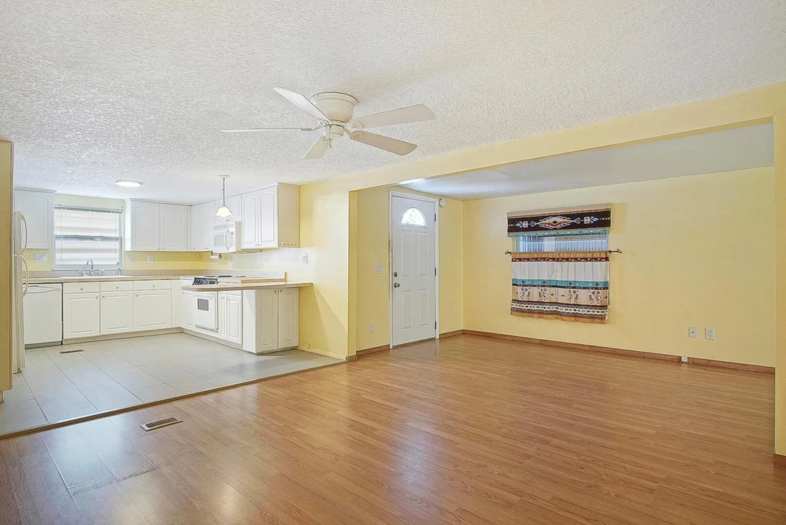 Photo of 609 Garden View