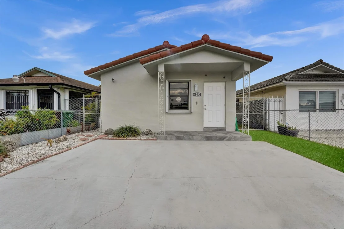 Photo of 4250 W 10th Avenue