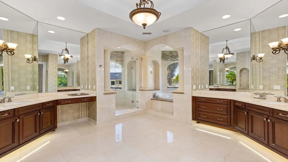 Photo of 929 Banyan Drive